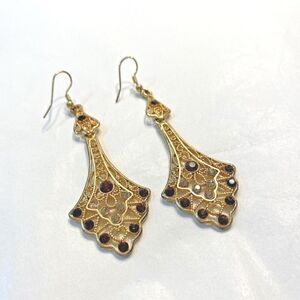 Vintage inspired drop dangle pierced earrings gold tone filigree & rhinestones